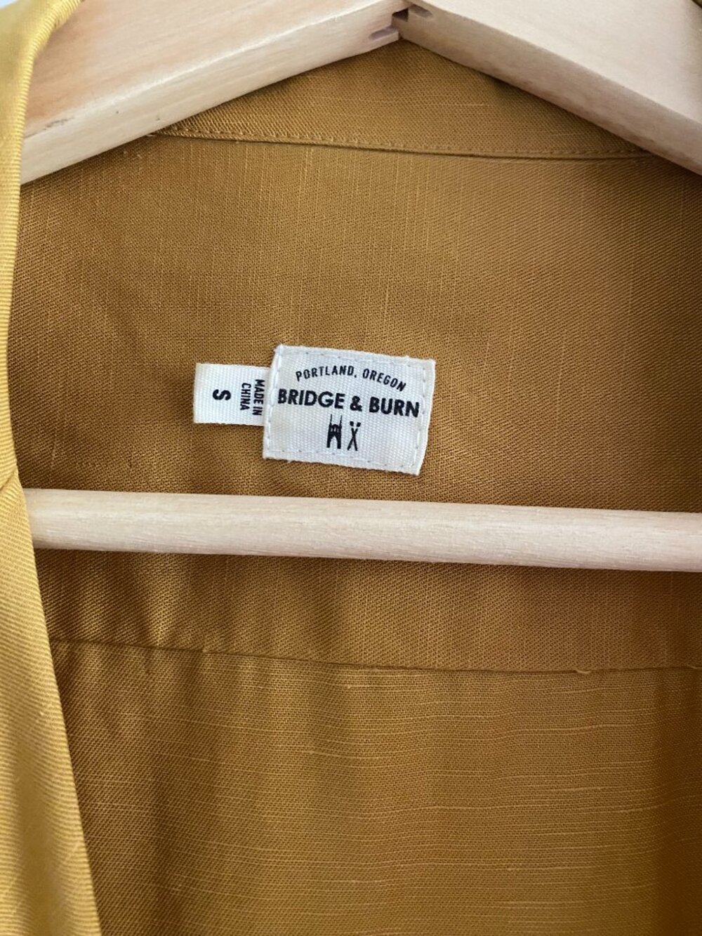 Mustard Short-Sleeve Button-Down Shirt - Picture 2 of 3